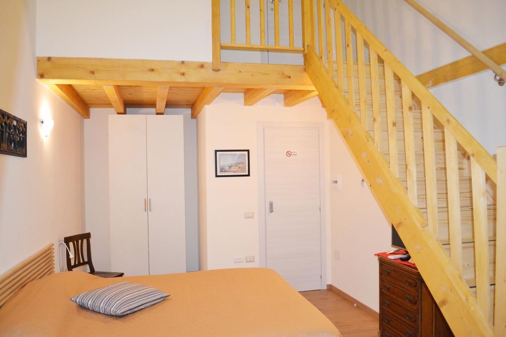 La Cattedrale Bed & Breakfast ナポリ 部屋 写真