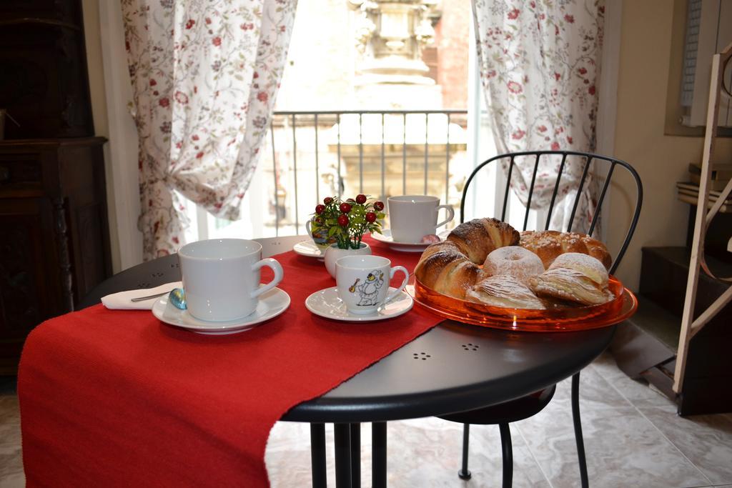 La Cattedrale Bed & Breakfast ナポリ エクステリア 写真